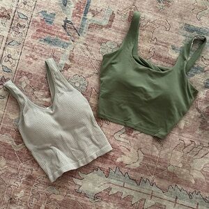 2 green tanks (set)